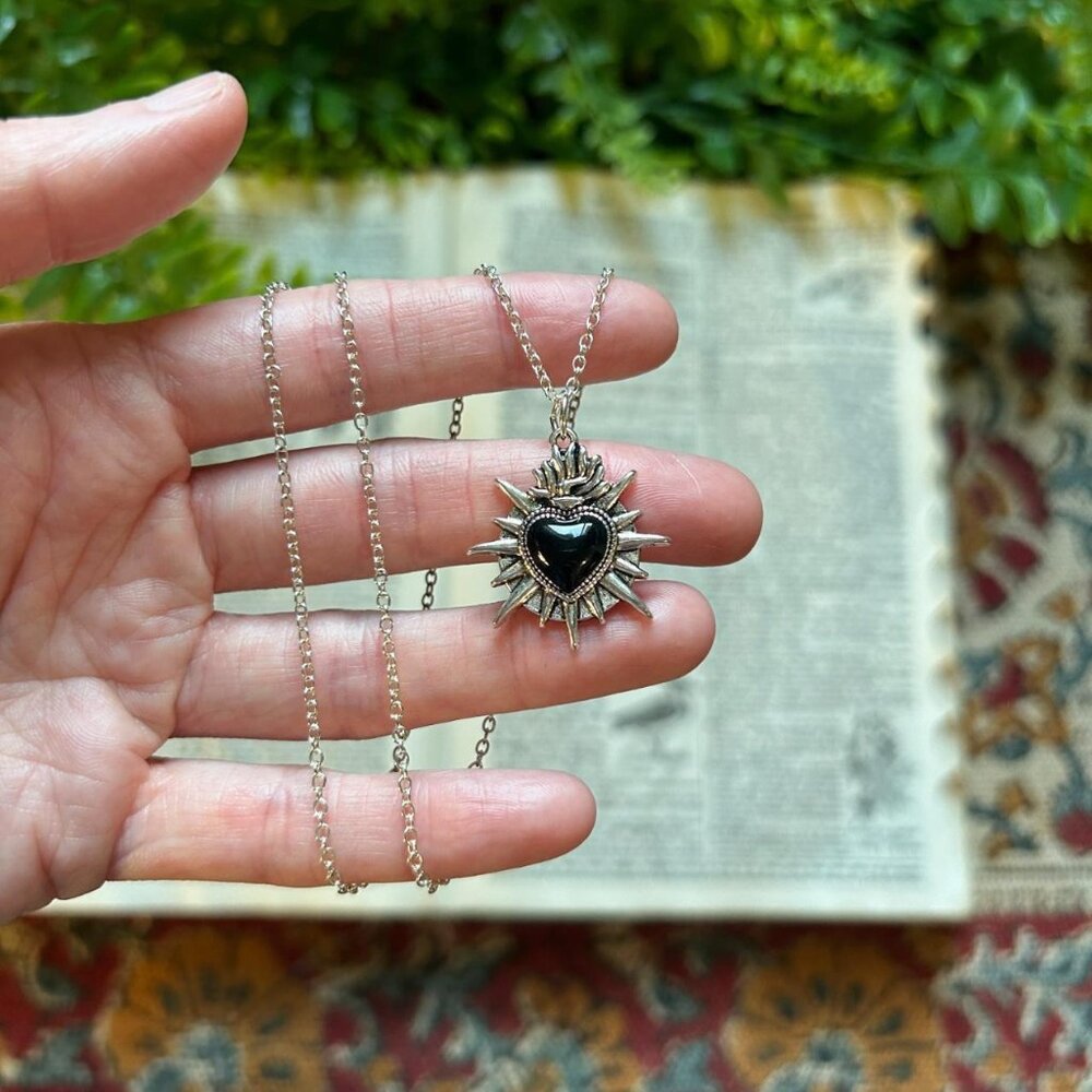 Gothic Spiked Black Heart Necklace ⚔️🖤⚔️